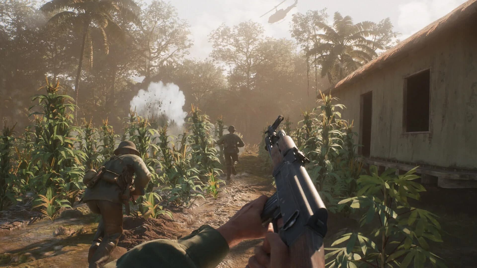Hell Let Loose Vietnam, war in the jungle with its helicopters and ambushes